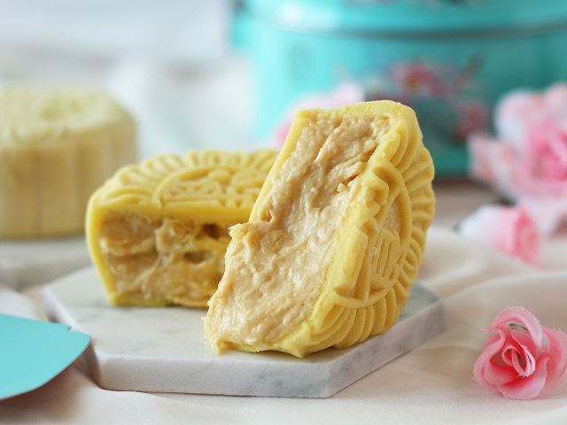 what does your favourite mooncake flavour tell you about your personality?