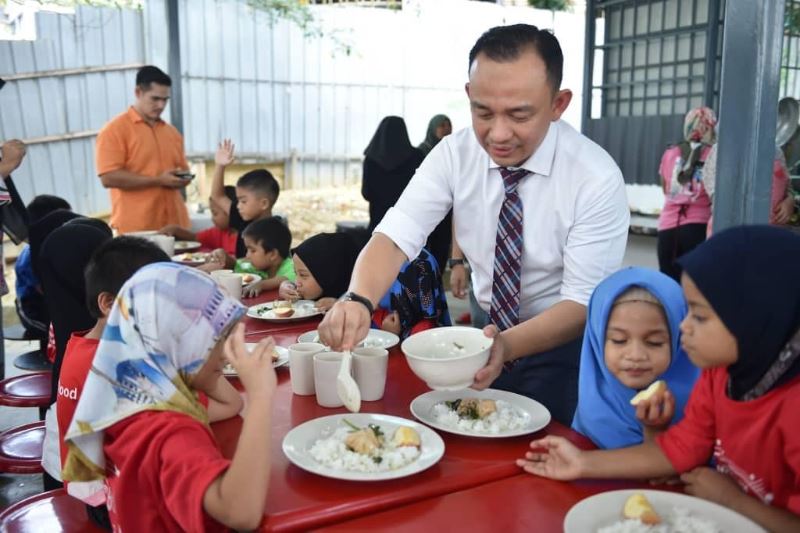 free breakfast in all primary schools, but is it a feasible move?