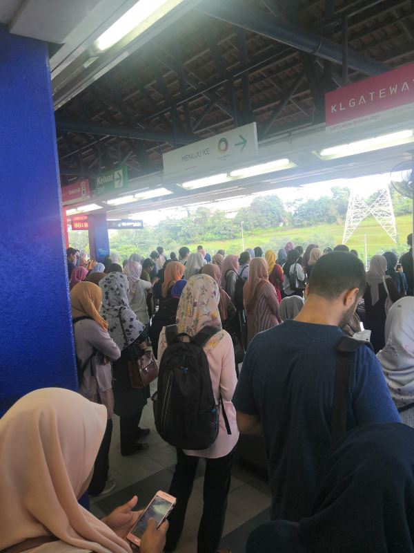 derailed maintenance car causes havoc on kelana jaya lrt line