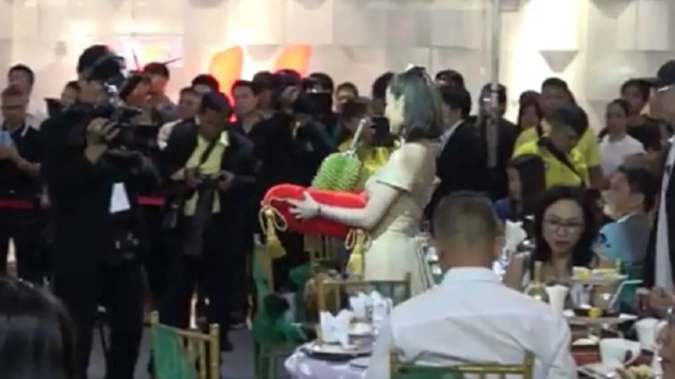 someone just paid close to rm200,000 for sebiji durian!