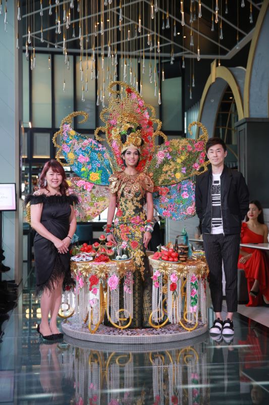 kuih lapis and onde-onde for miss universe malaysia 2019