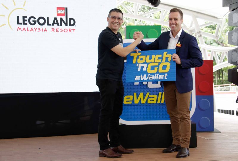 not having cash at legoland malaysia is no longer an excuse, thanks to tng!