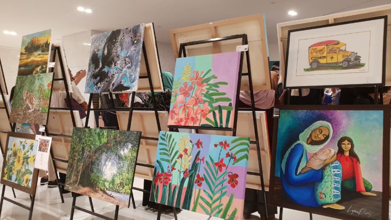 wonder women on show