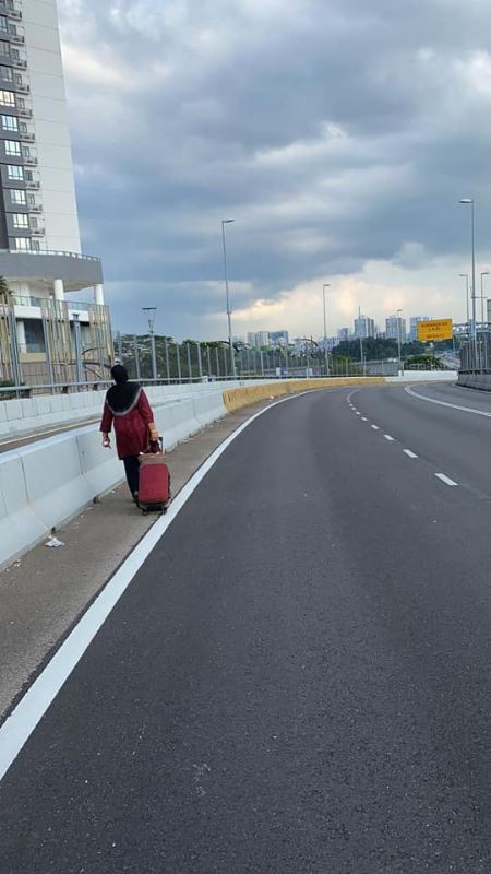 this feisty grandmother walked from johor bharu to singapore just to take care of her husband