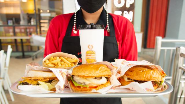 Malaysia’s First Cheese Dipping Burger Launches First Hybrid Outlet Concept!