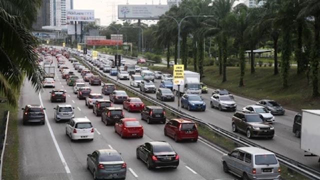 Accident While Illegally Driving In The Emergency Lane - Who Is At Fault?