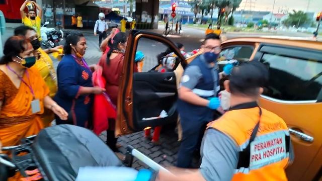 Devotees Help Malay Woman Give Birth At Batu Caves On Thaipusam