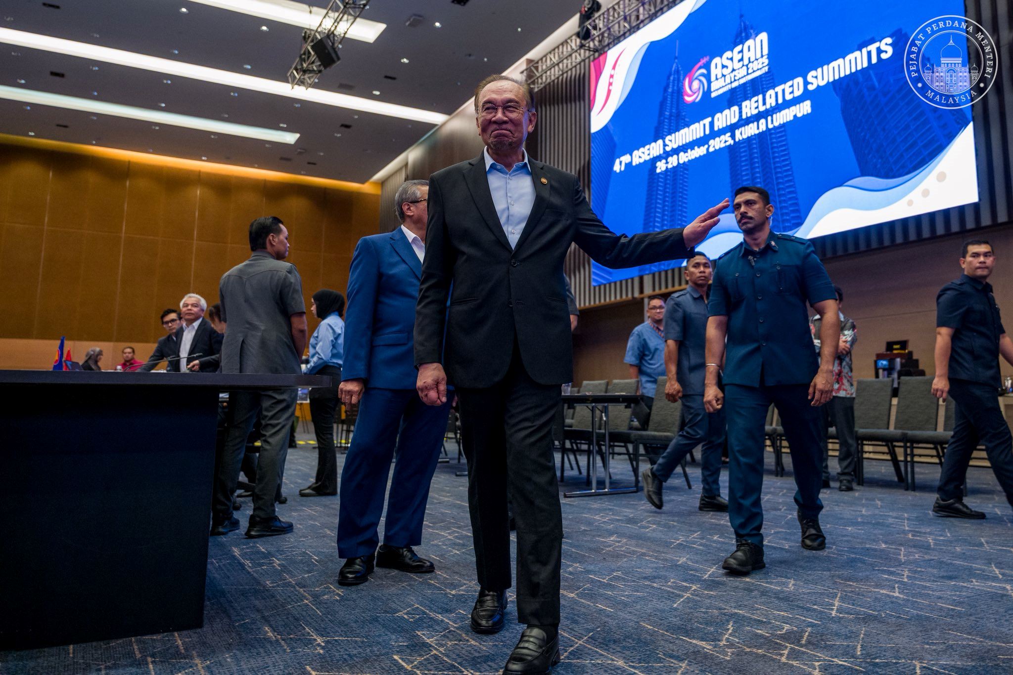 expect traffic in kl! civil servants can work from home during asean summit