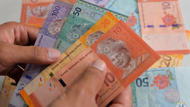 M'sian Gives Parents RM1,000 a Month for Retirement, Only to Discover It Was Used to Pay for Brother’s Car