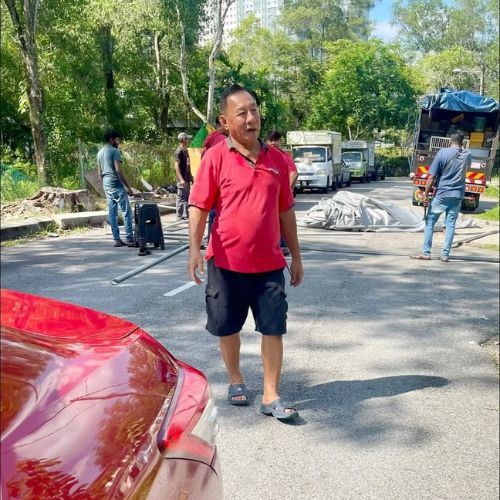 “He Calls Him Atok” Malay Family Emotional as Beloved Chinese Neighbour Moves to Seremban
