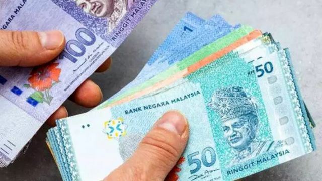 “Love Yourself First” Malaysian Man Spends RM10k Trying to Woo Crush, She Chooses Another