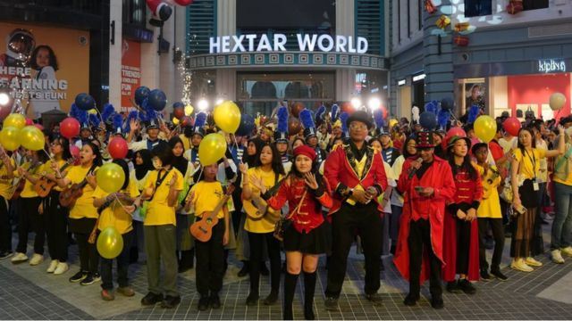 Exploring the New Hextar World Mall: Here's What the SYOK Team Found Inside!