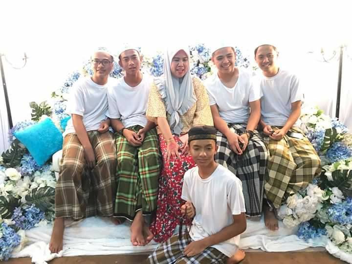 tema perkahwinan pasangan ini pasti menarik perhatian anda