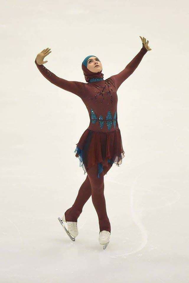 zahra lari, wanita berhijab pertama dalam sukan luncur ais