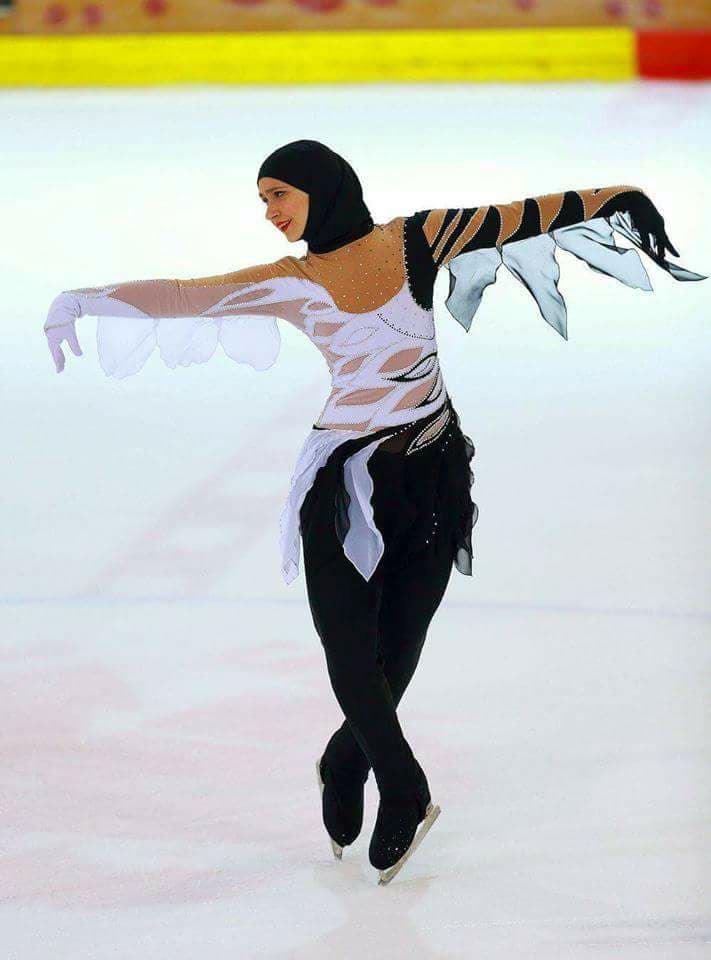 zahra lari, wanita berhijab pertama dalam sukan luncur ais