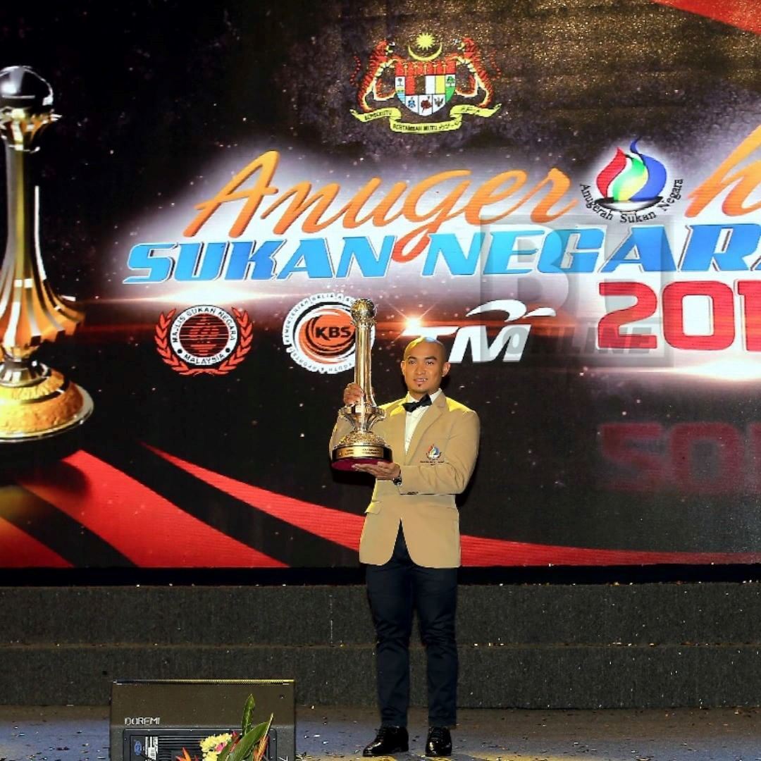 mohd azizulhasni di nobatkan sebagai olahragawan kebangsaan