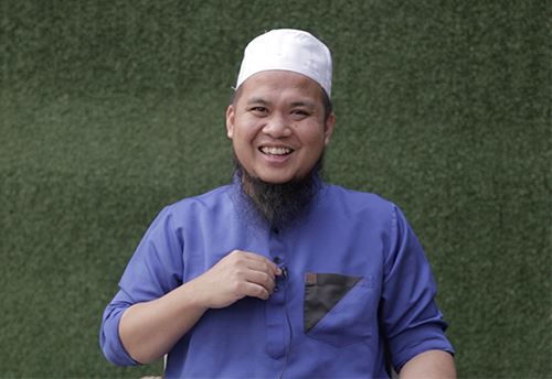 “buat artis dan selebriti ,teruskan buat baik kerana masyarakat seronok mendengar nasihat daripada kalian”- ebit lew