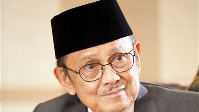 tun dr mahathir sampaikan takziah kepada keluarga bekas presiden indonesia, bacharuddin jusuf habibie