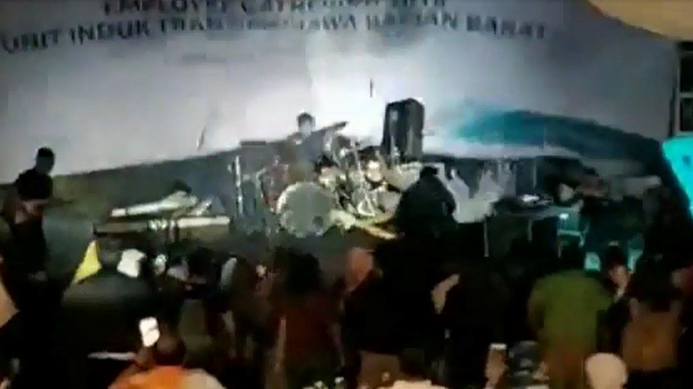 rakaman tsunami ‘menelan’ anggota kumpulan seventeen tular di media sosial
