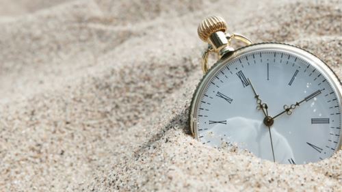 masa berlalu begitu pantas, tanda dunia kian menuju penghujungnya…