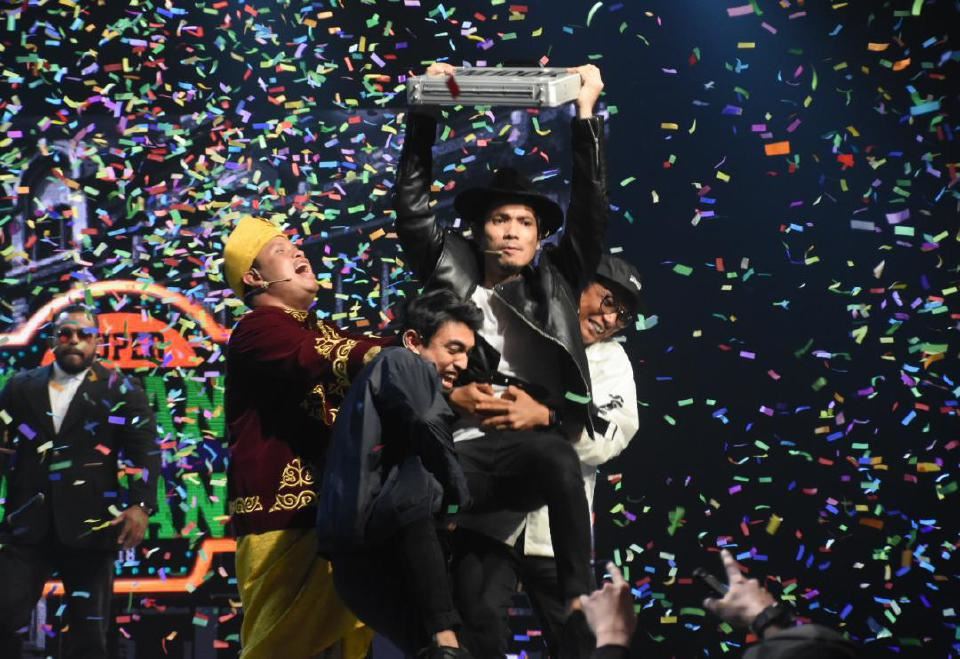 mark adam berkongsi hadiah rm 100 ribu dengan peserta di puji netizen