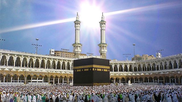 suhu tanah suci mencapai 50 darjah celcius, semua jemaah dinasihatkan minum air lebih banyak