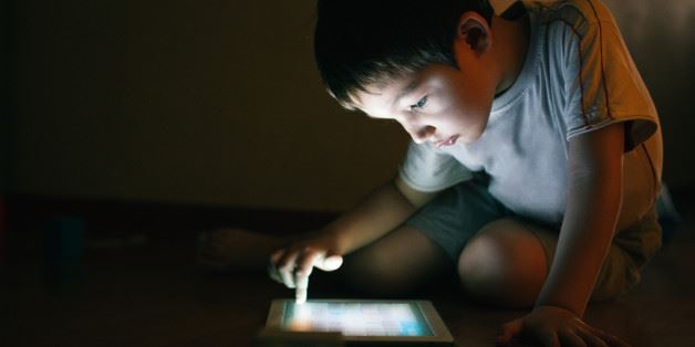 kisah gadjet dan anak kecil ini pasti buat anda terkejut