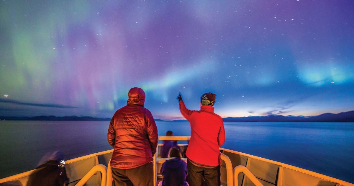 Kenapa Langit Boleh Jadi Hijau, Merah & Ungu? Inilah Fenomena Aurora Yang Membuat Ramai Terpukau!