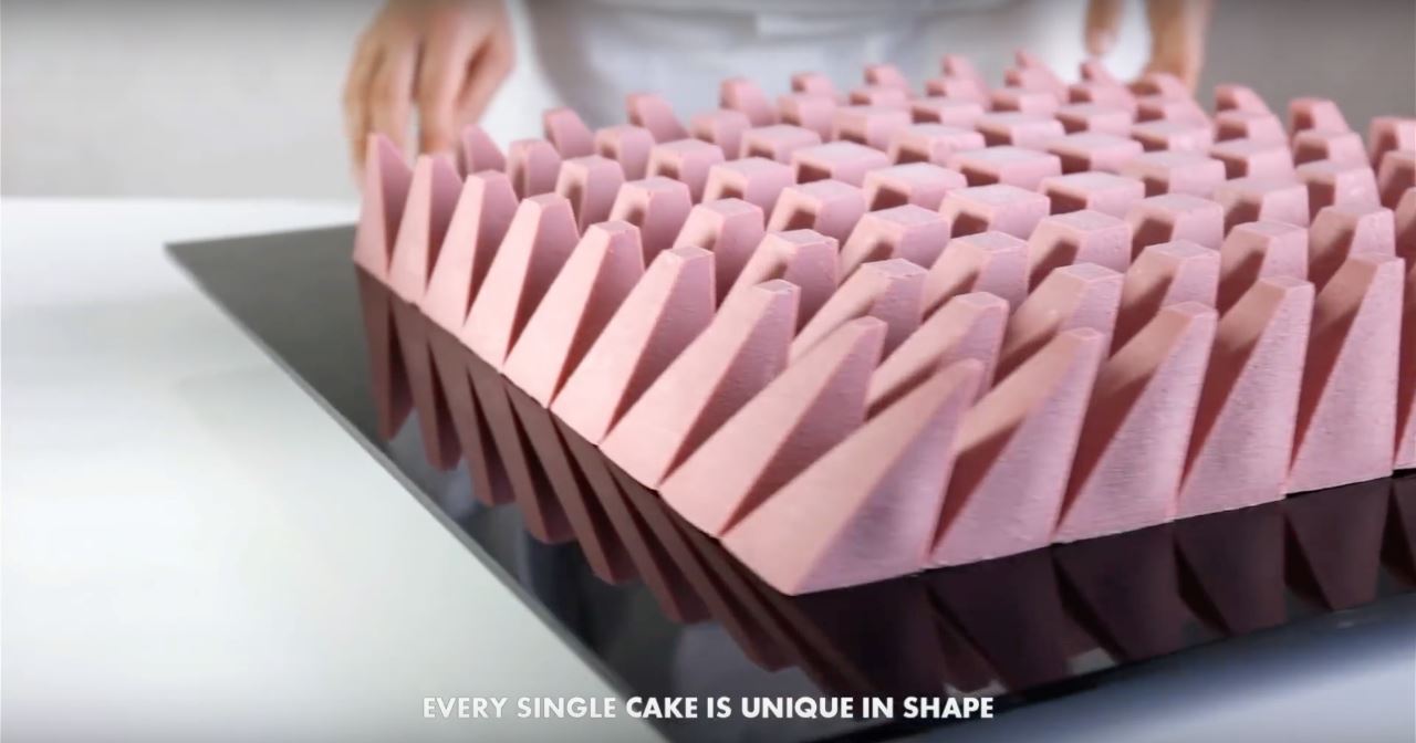 apa akan berlaku apabila designer cuba buat kek? 