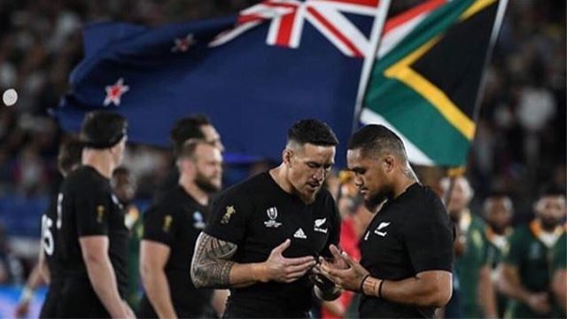 pemain ragbi terkenal persoal instagram mengapa gambarnya sedang berdoa dipadam