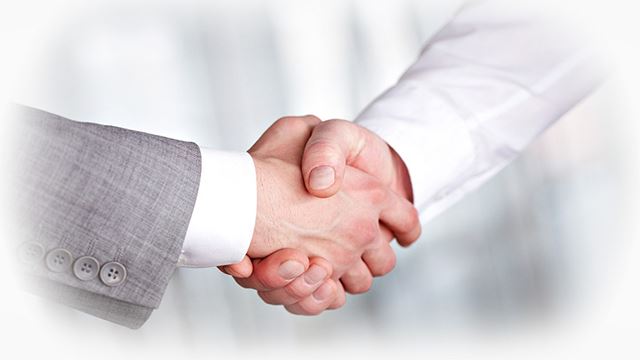 betul ke wuduk akan terbatal sekiranya tersentuh atau berjabat tangan dengan orang bukan islam?