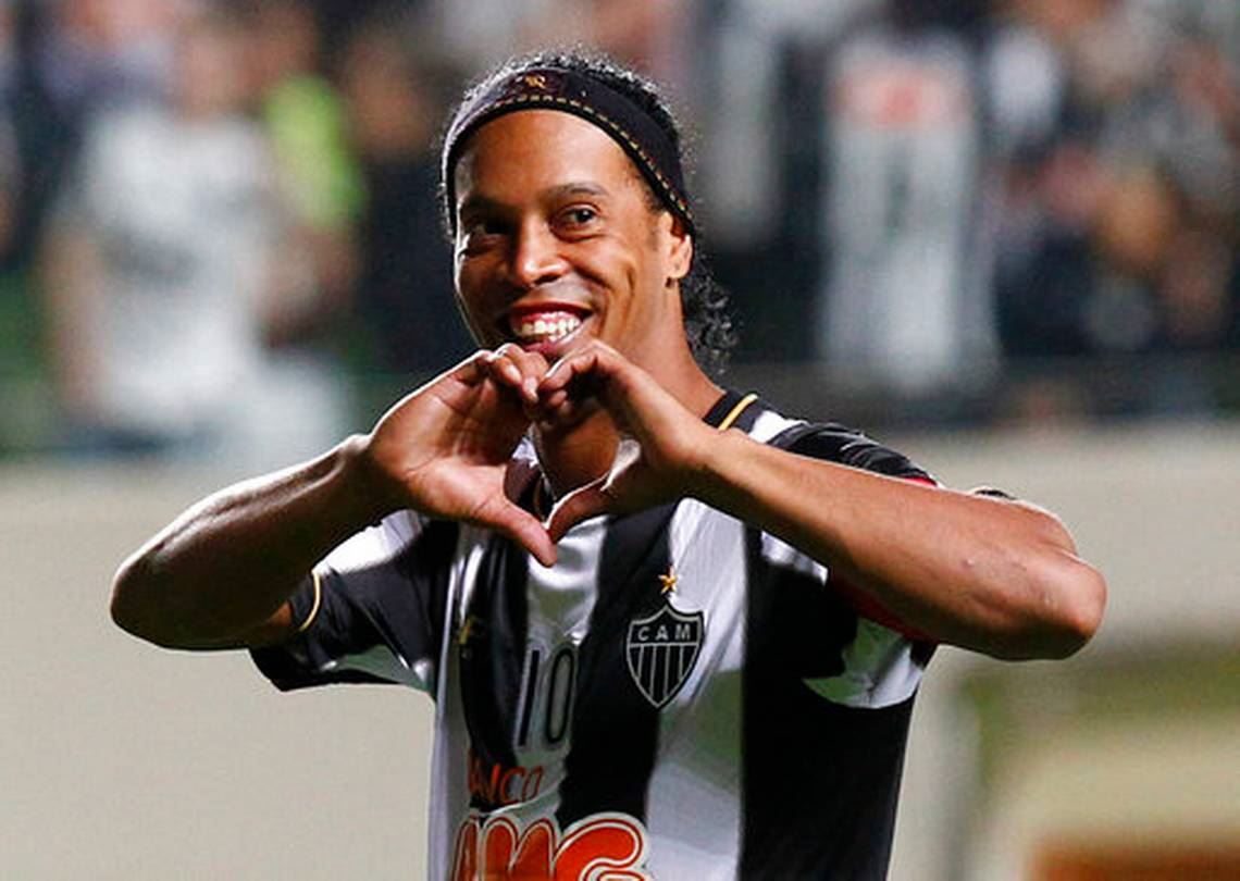 ronaldinho bakal bersara?