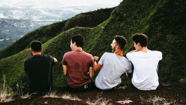 mempunyai sahabat dalam hidup. penting atau tidak?