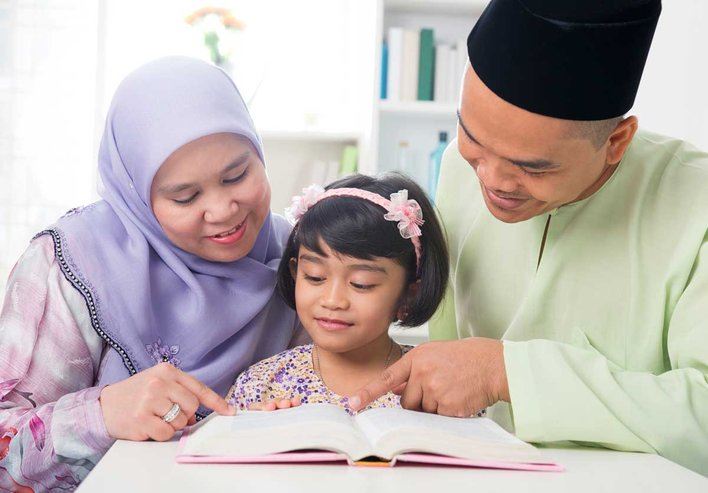 Cara Terbaik Menjawab Pertanyaan Anak Tentang Siapa Allah?
